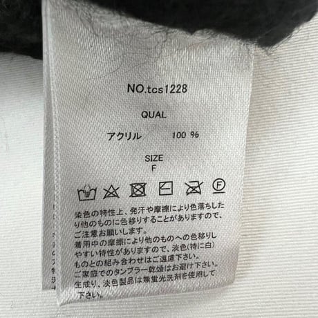 黒ニット