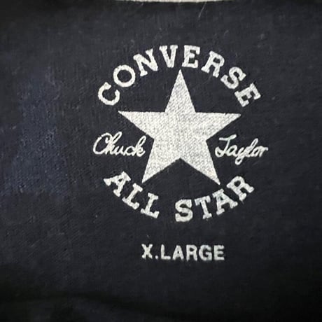 CONVRSE  Ｔシャツ　　紺色