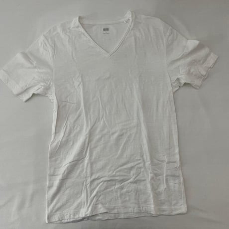 Vネック白Tシャツ　　ユニクロ