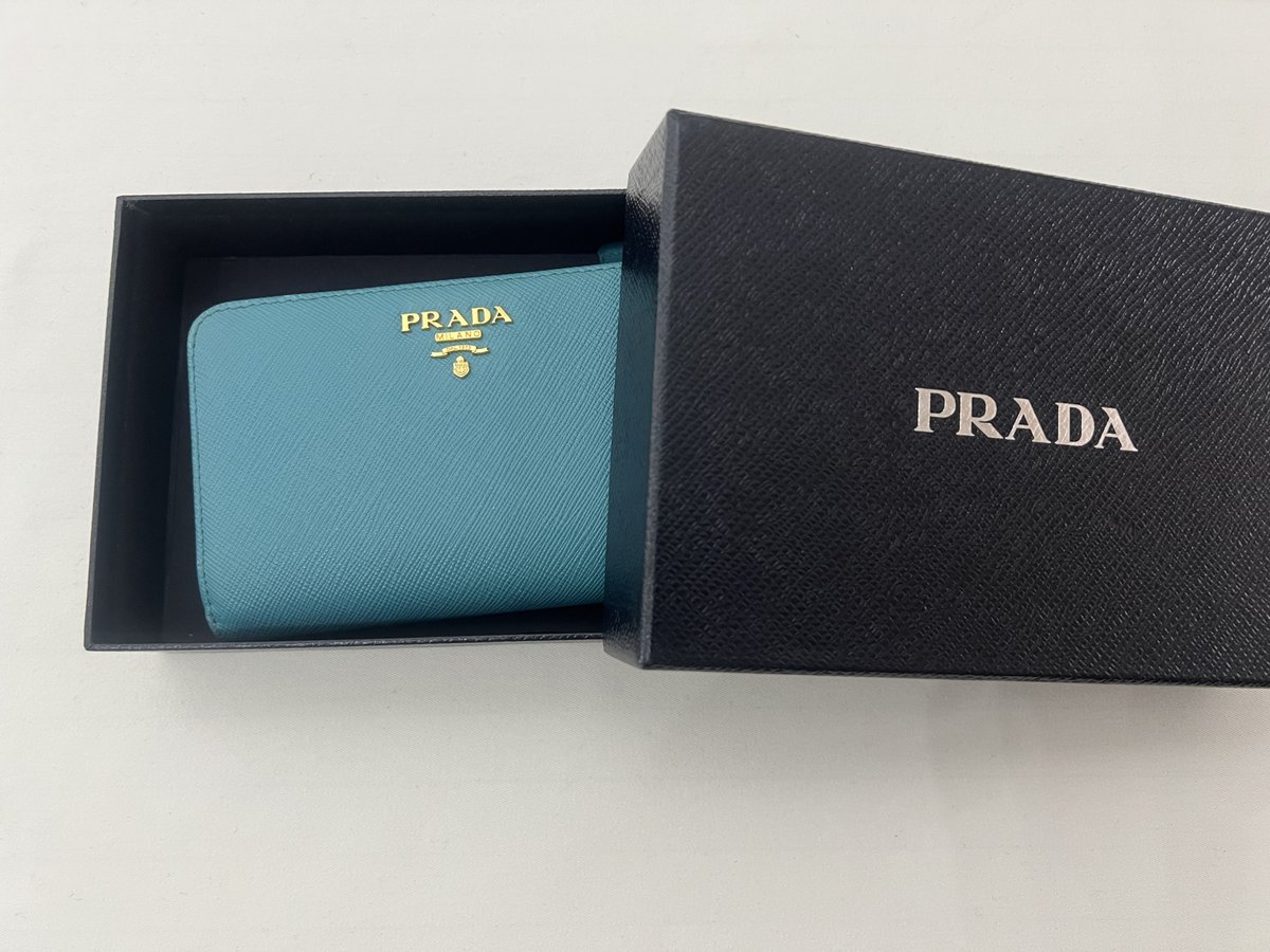箱付き・美品 プラダ PRADA 二つ折り財布 SAFFIANO L プラダ(PRADA)プラダ SAFFIANO MULTIC 二つ折り財布 財布