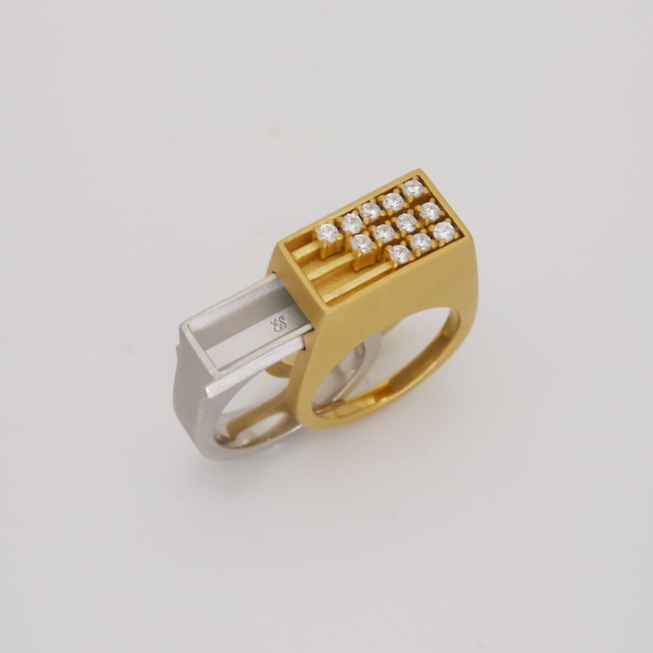 65b4abfc1edc27558687ec6f