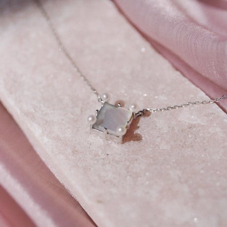Necklace：Pygmalion