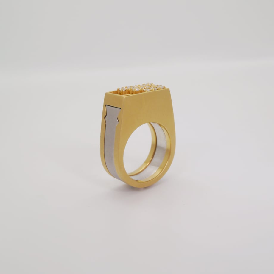 65b4abfc1edc27558687ec6f