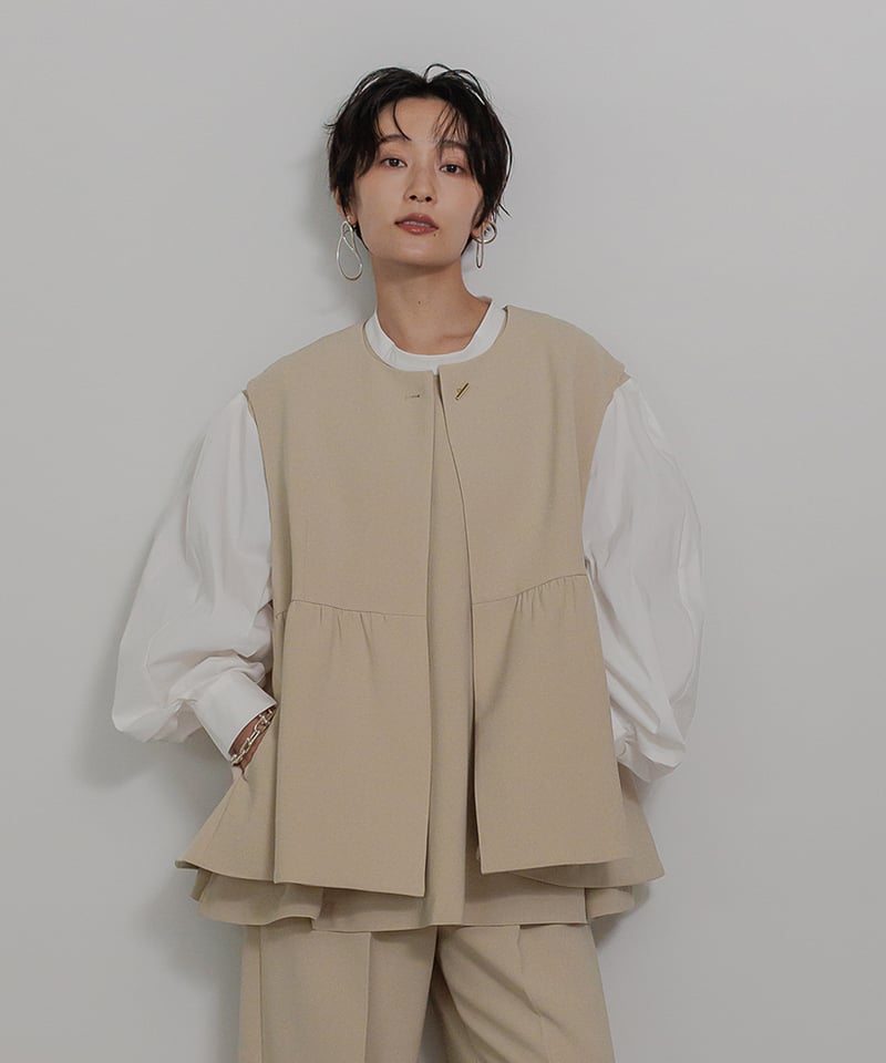 美品CHIGNON (シニヨン) MA-1ベスト/カーキ色 美品CHIGNON (シニヨン) MA-1ベスト/カーキ色 CHIGNON（シニヨン