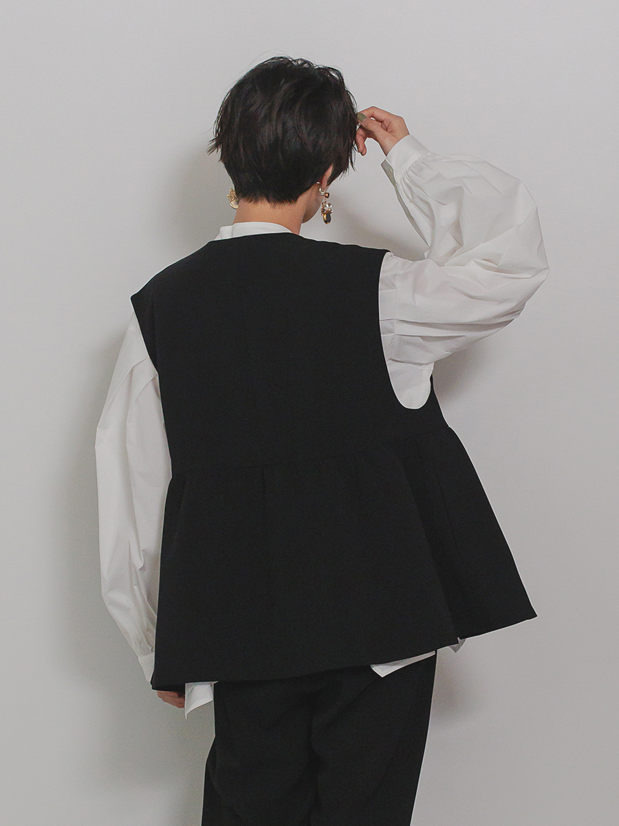 CHIGNON（シニヨン）』ダブルクロスペプラムベスト [4436-520MK 