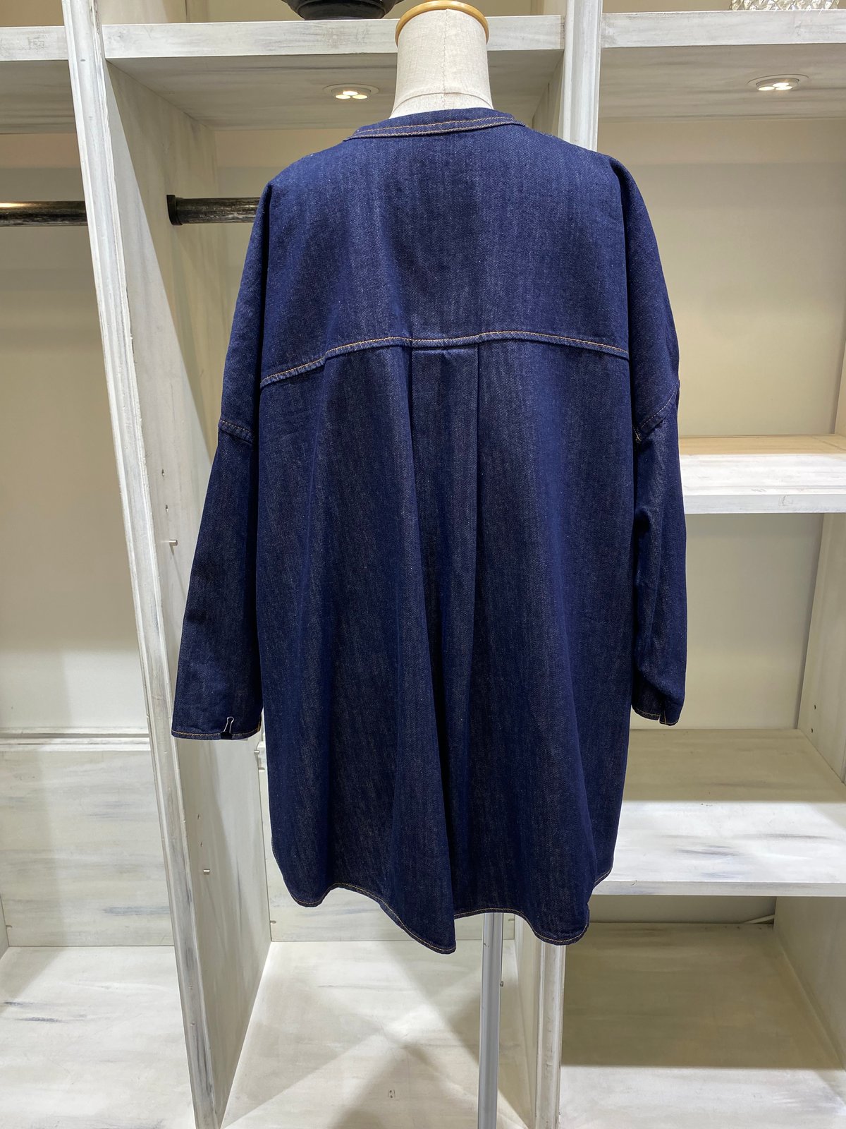 パシオーネ PASSIONE ノーカラー Vネック デニムジャケット エクリュ PASSIONE - デニム Vネック ノーカラー ジャケット 536406