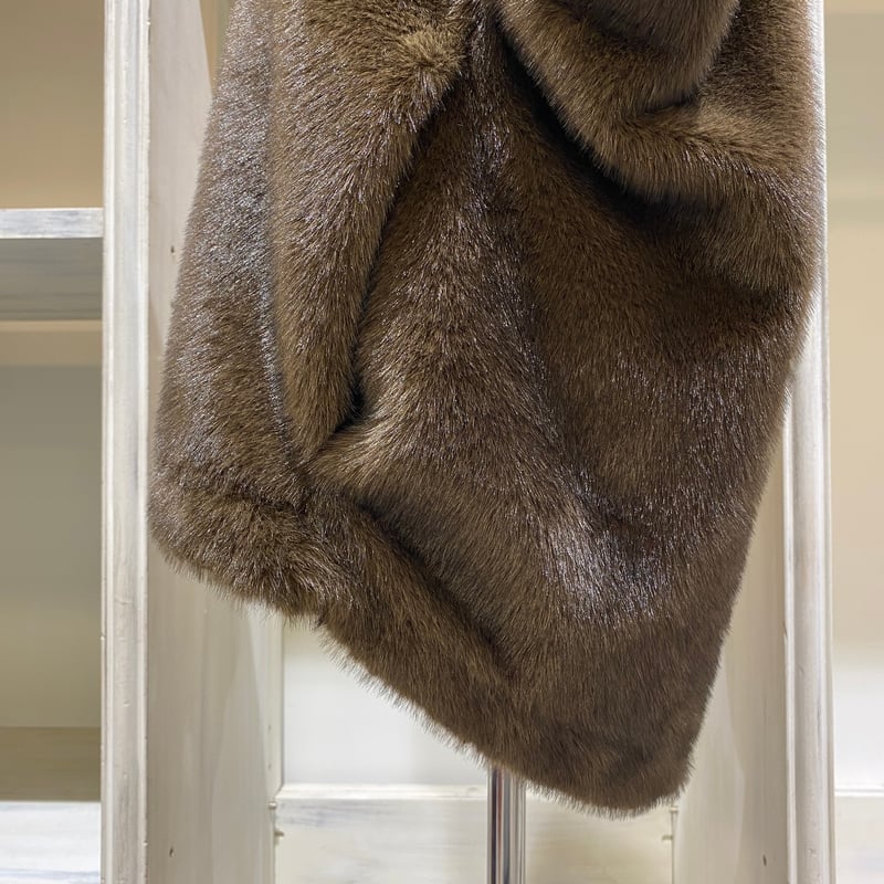 PASSIONE（パシオーネ）』フード付きfurベスト | ルルド