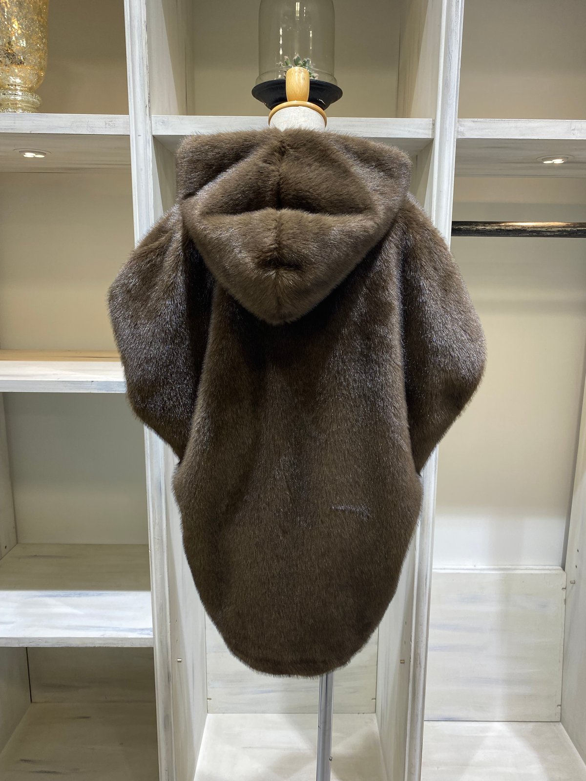 PASSIONE（パシオーネ）』フード付きfurベスト | ルルド