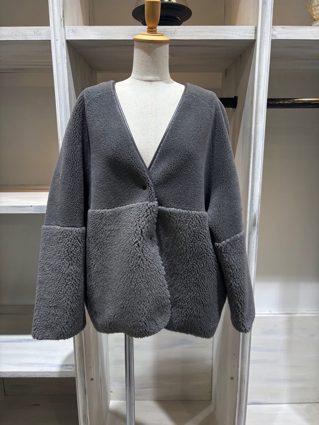 PASSIONE（パシオーネ）』リバーシブルショートボアコート | ルルド