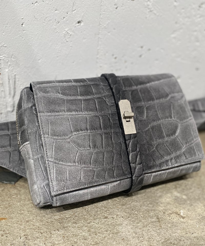 M.U.L.ウォレットショルダー ホワイトヌバック M.U.L. ハーフラウンド