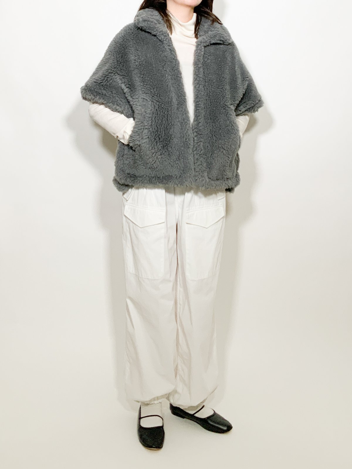 トゥービーシック★ライトグレー フリルポケット ポンチョ トゥービーシック☆ライトグレー フリルポケット ポンチョ