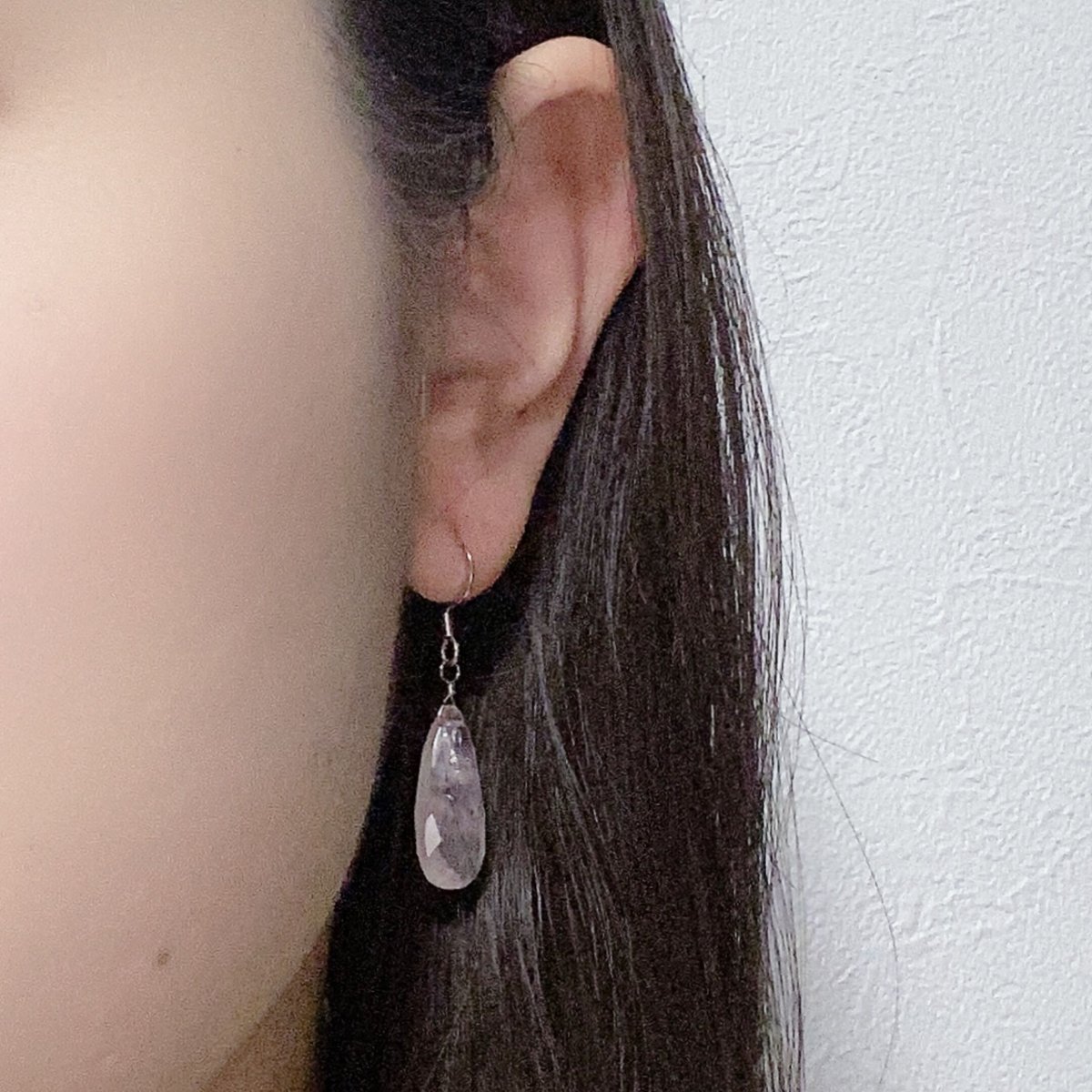 ローズクォーツのロングドロップピアス | Flower gems