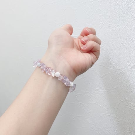 リラックスして、あなたの気持ちを届けよう！ラリマー×スコロライトのブレスレット