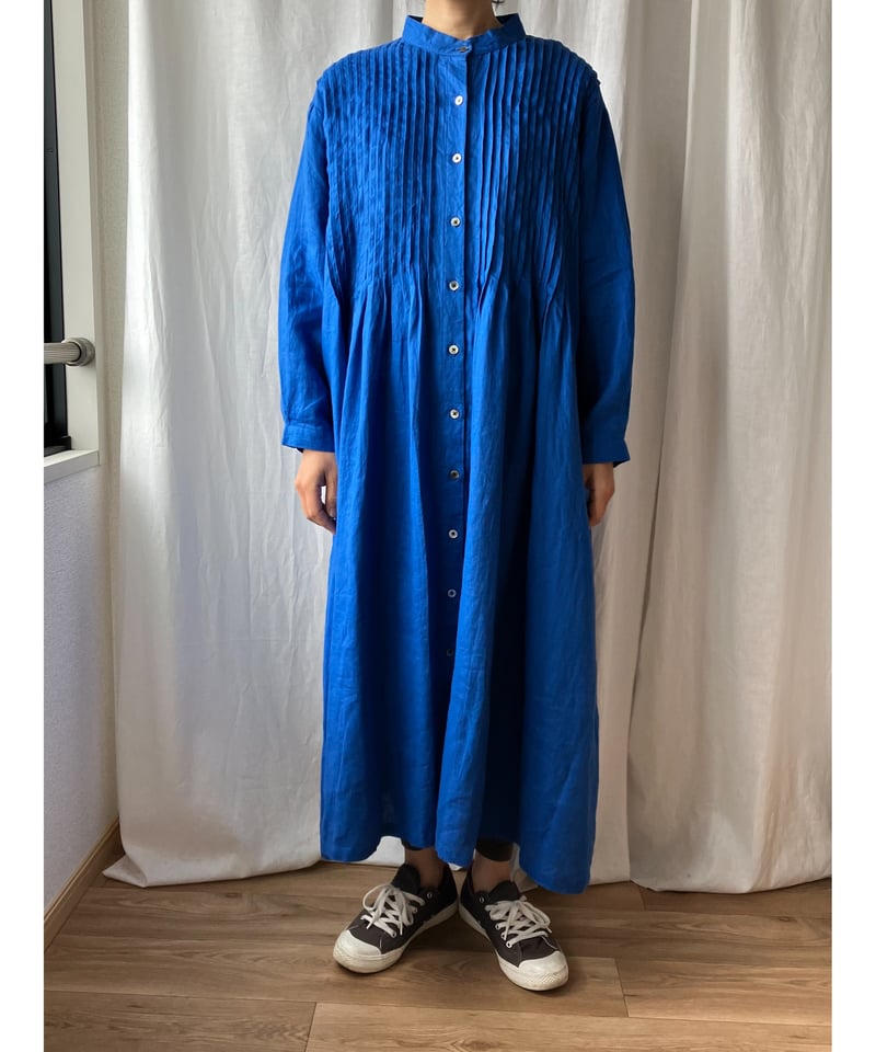 再入荷】スタンドカラーのピンタックロングワンピース（ロイヤルブルー