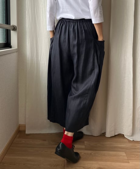 エプロンパンツ（黒ヘリンボーン）