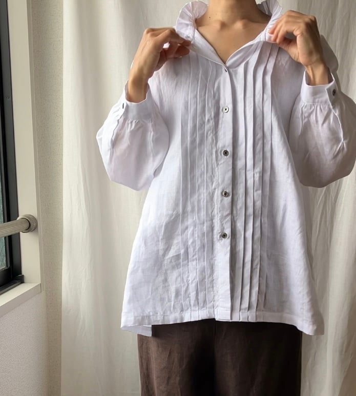 再入荷】フリル立襟のピンタックブラウス 白 | Happy Dot 再入荷】フリル立襟のピンタックブラウス 白 | Happy Dot