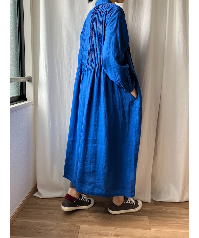 再入荷】スタンドカラーのピンタックロングワンピース（ロイヤル