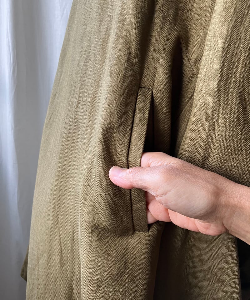 変形裾のワンピース（長袖 カーキヘリンボーン） | Happy Dot