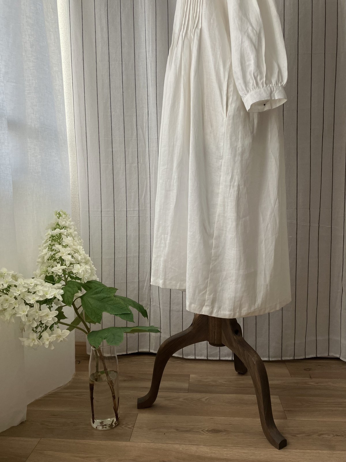 リネンピンタックワンピース (白) | Happy Dot