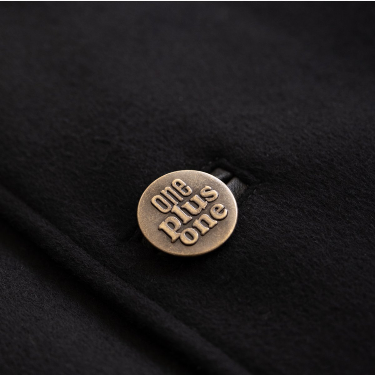 AUBERGE × VINCENT｜真・大人のスタジャン | VINCENT & MIA ON