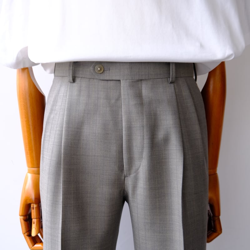AURALEE | BLUEFACED WOOL TWO-TUCK SLACKS | VINC