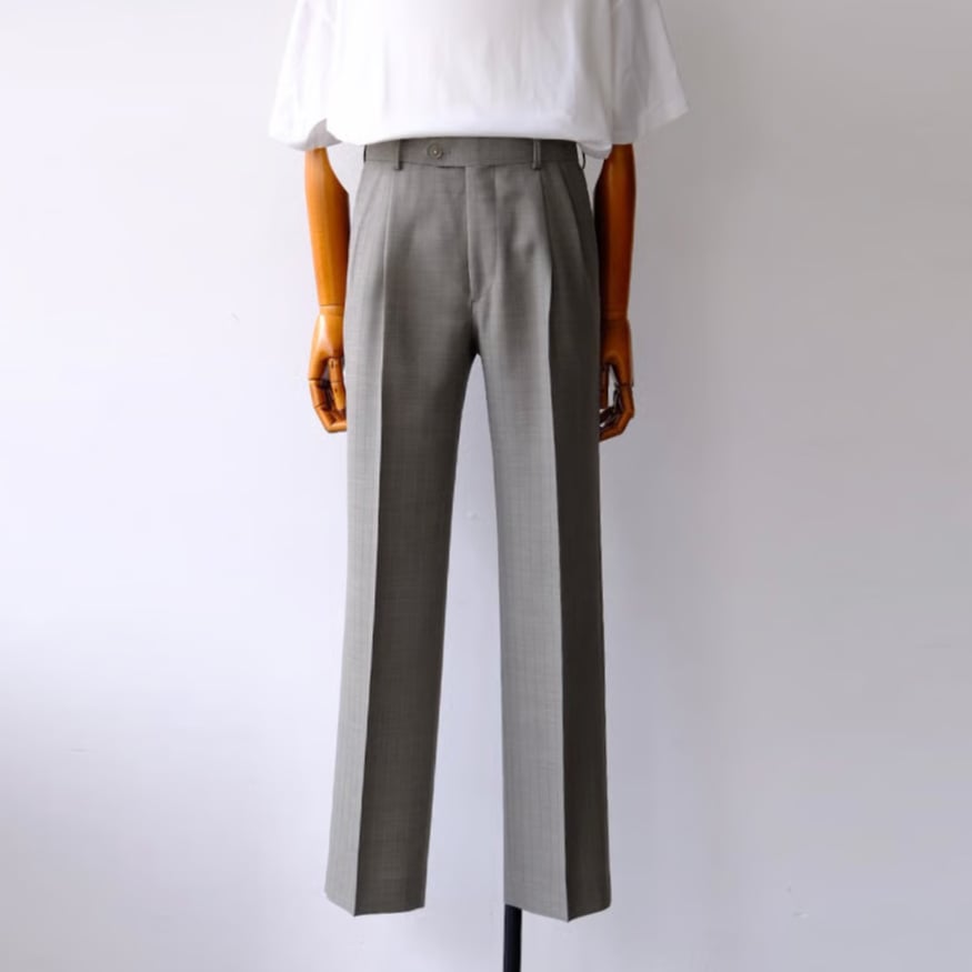 AURALEE | BLUEFACED WOOL TWO-TUCK SLACKS | VINC