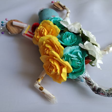 子ども作品：お花のトカちゃん（作：りつか）／支援者様のお手元にお届け