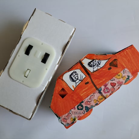 子ども作品：りっちゃん号（作：りつか）／支援者様のお手元にお届け