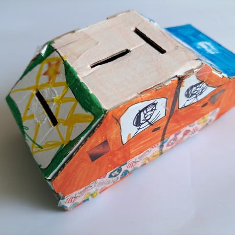子ども作品：りっちゃん号（作：りつか）／支援者様のお手元にお届け