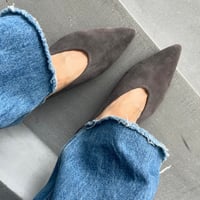 MM POINTED SUEDE PUMPS / SHISEI