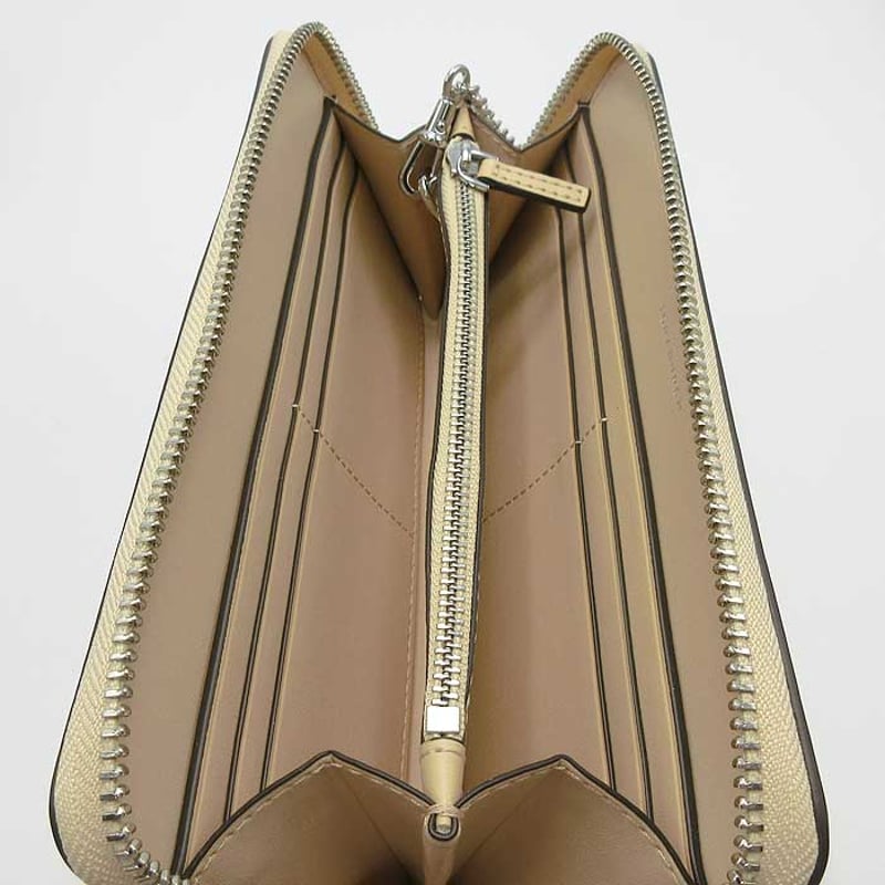 新品 トリーバーチ TORY BURCH 長財布 ブリテン フラワーフィールド トリーバーチ 長財布 ブリテン レザー フラワー アップリケ ラウンド