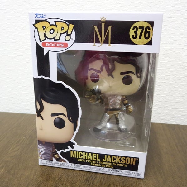 マイケルジャクソン フィギュア　骨董品　ゴールド Amazon.co.jp: 幻のマイケルジャクソンフィギュア 金ジャケット