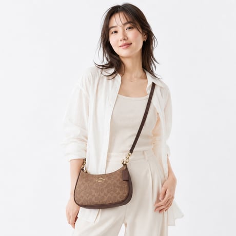 🎀COACH　テリ ショルダー バッグ・シグネチャー キャンバス　CV933 IMXHE