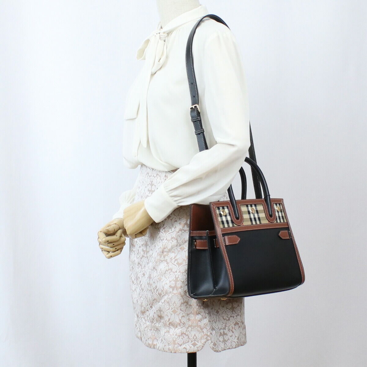 バーバリー　バック 楽天市場】【新品】 バーバリー BURBERRY バッグ トートバッグ 8009566