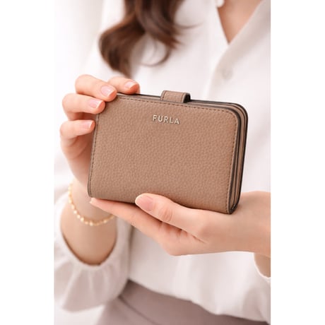 FURLA RITZY S COMPACT WALLET 二つ折り財布 WP00260BX3632 DESERT O+PERLA E IN T.