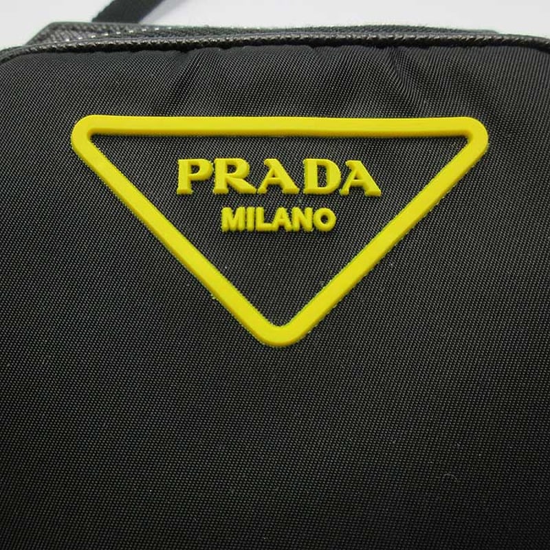 プラダ ポーチ PRADA ナイロン トラップ付 ミニポーチ 斜め掛け プラダ ポーチ PRADA ナイロン トラップ付 ミニポーチ 斜め掛け