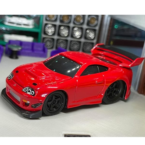 Muscle Machines 1:64 1995 Toyota Supra (MK4) RE
