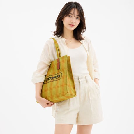 🎀コーチ COACH　キャンバス トート バッグ・プラッド プリント　CDW61 IMYU0