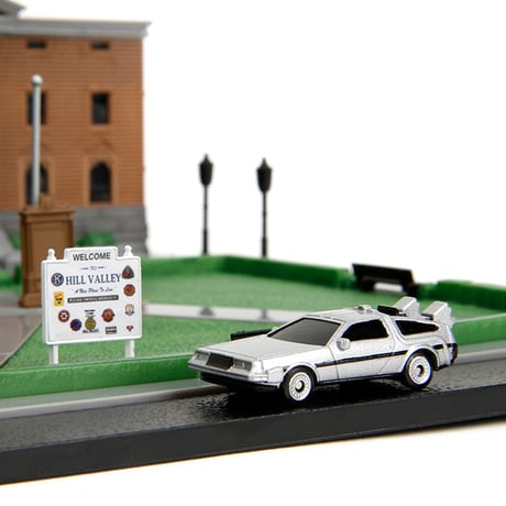 NANO SCENE BTTF HILL VALLEY COURTHOUSE w/2 VEHICLES 【バックトゥザフューチャー ミニカー】