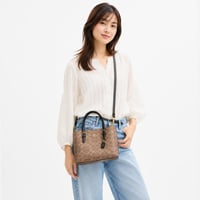 🎀コーチ COACH　モリー トート バッグ 25・シグネチャー キャンバス　CV965 IMQRX