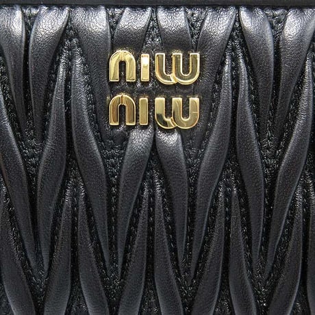 🎀ミュウミュウ MIU MIU PORTAF.G.VERTICALE スリム 二つ折り長財布 5MV027 2FPP F0002 MATELASSE'MIU / NERO アウトレット レディース