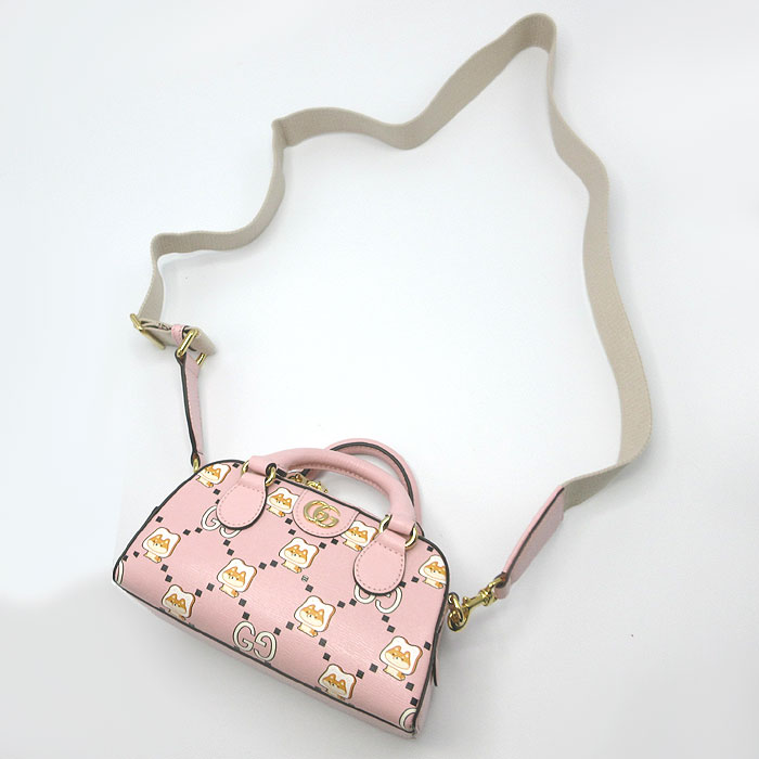 GUCCI ポケットスクエア アンジェラ・グエンデザイン GG