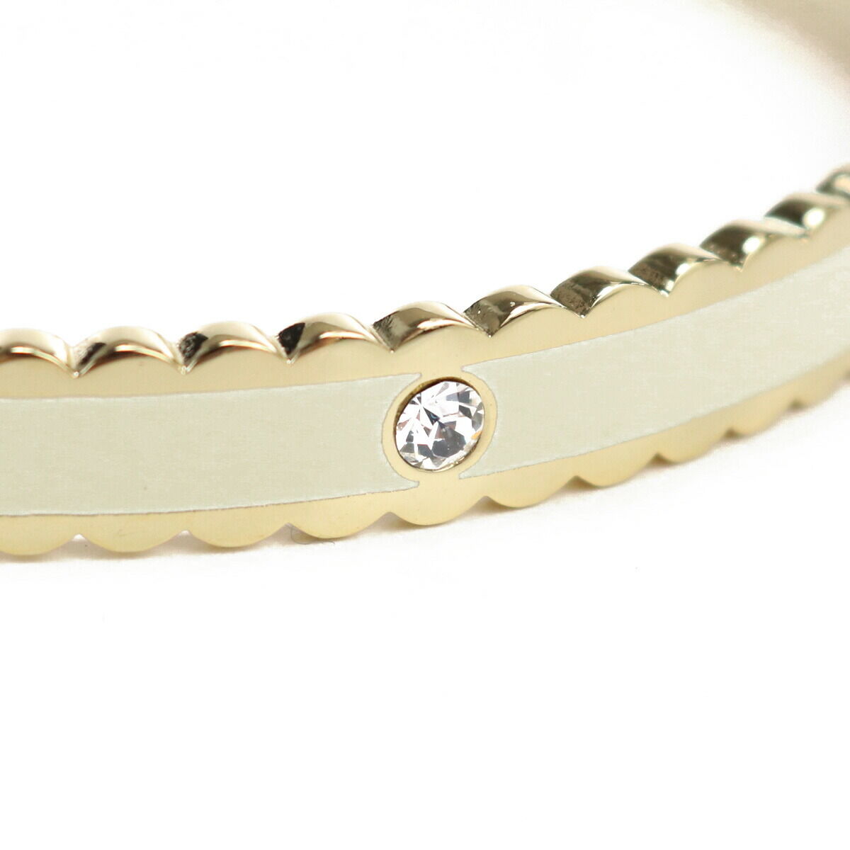 マークジェイコブス MARC JACOBS THE MEDALLION SCALLOPED B