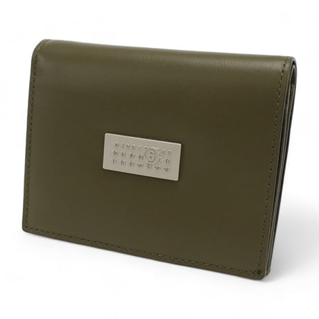 エムエムシックス MM6 二折財布小銭入付き　ブランド　メタルロゴプレートSA5UI0015　P6418　T7428カーキ
