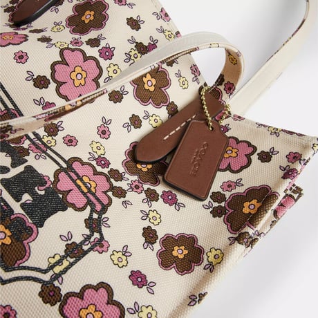 🎀コーチ COACH　キャンバス トート バッグ・フローラル プリント　CDW58 IMYTX