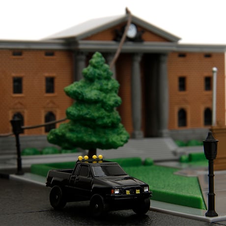 NANO SCENE BTTF HILL VALLEY COURTHOUSE w/2 VEHICLES 【バックトゥザフューチャー ミニカー】