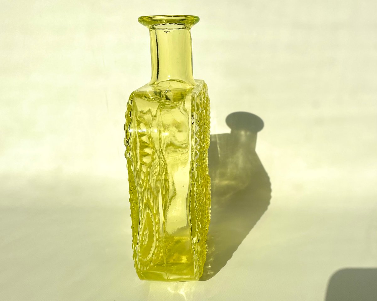 宝瓶　イエローパイナップル置物　ガラス民芸品　海外物　アンティーク　1970年頃 宝瓶 イエローパイナップル置物 ガラス民芸品 海外物