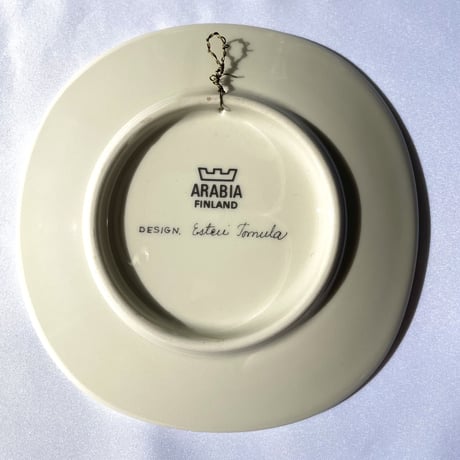 ARABIA エステリトムラ Botanica チシマイチゴ Rubus arcticus
