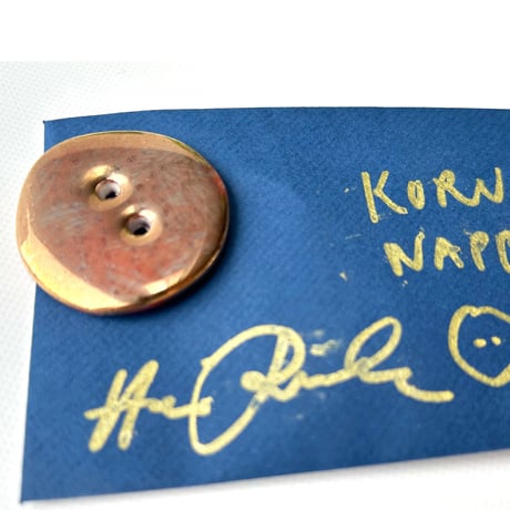 Heini Riitahuhta  Koru Nappi 中サイズ ゴールド① / ヘイニ・リータフフタ コルナッピ
