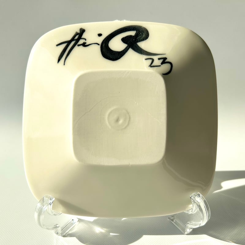 Heini Riitahuhta ヘイニ・リータフフタ / ハンドペイント プレート 花